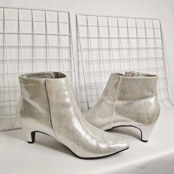 Silver Kitten Heel Pointed Toe Ankle Boot Bootie Metallic Glitter Sz 8 Zipper - Picture 2 of 14